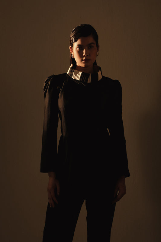 BLACK SILK PLEAT JACKET