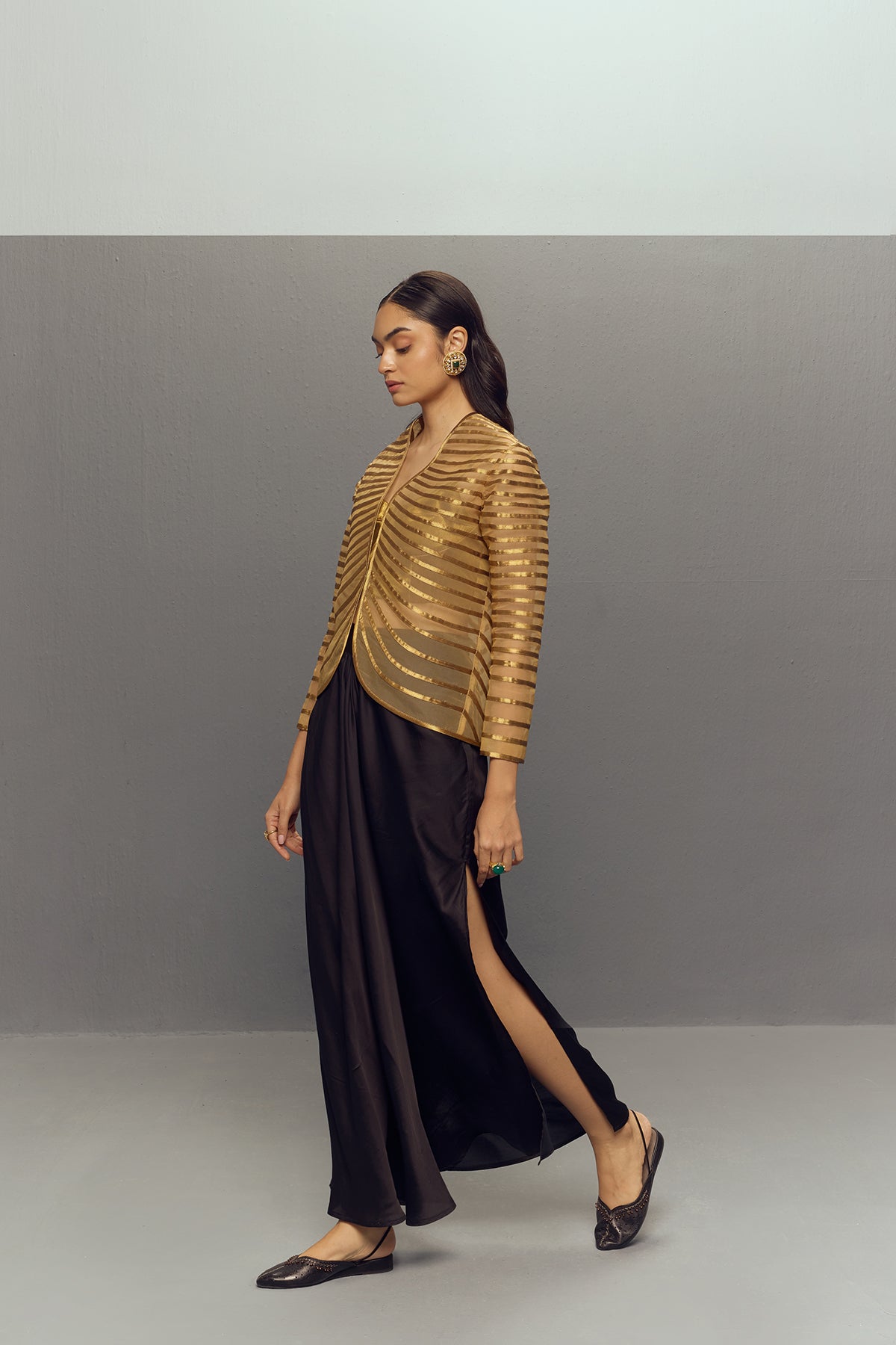 BLACK DRAPE SKIRT