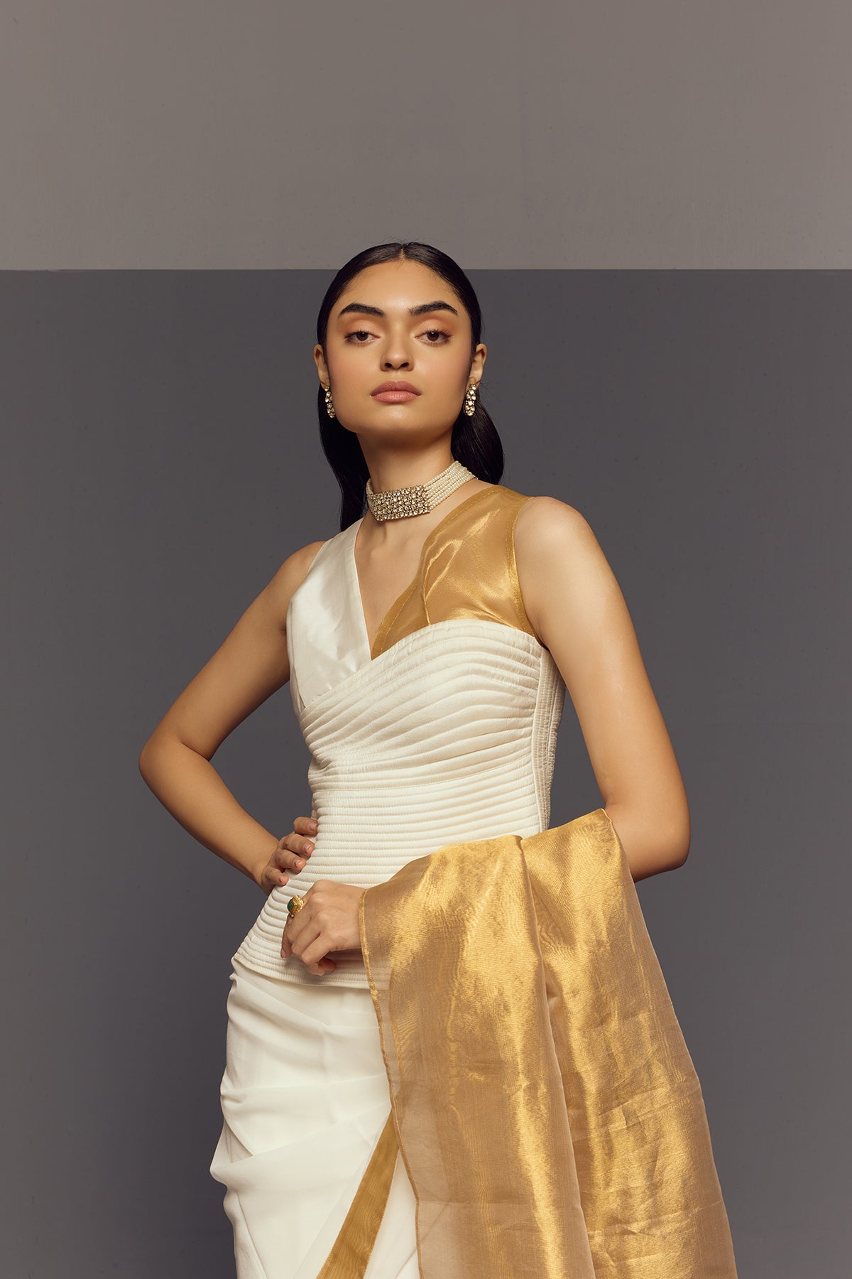 WHITE RIPPLE SAREE SET