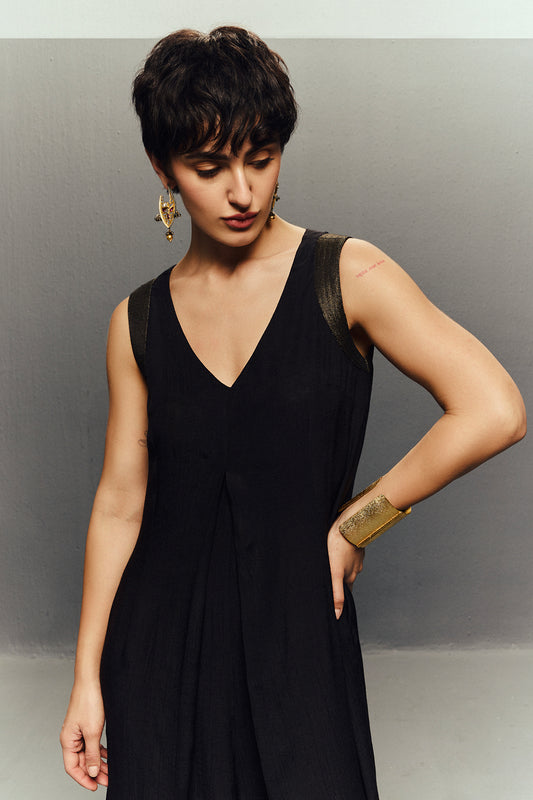 BLACK FLARE JUMPSUIT