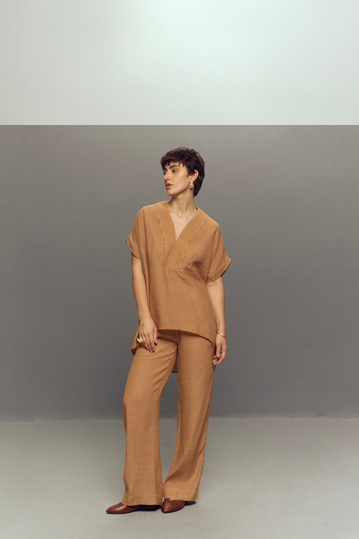 WAVE BEIGE CREPE LINEN TOP