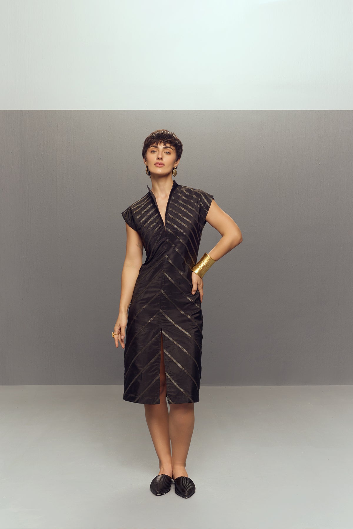 BLACK RIPPLE DRESS