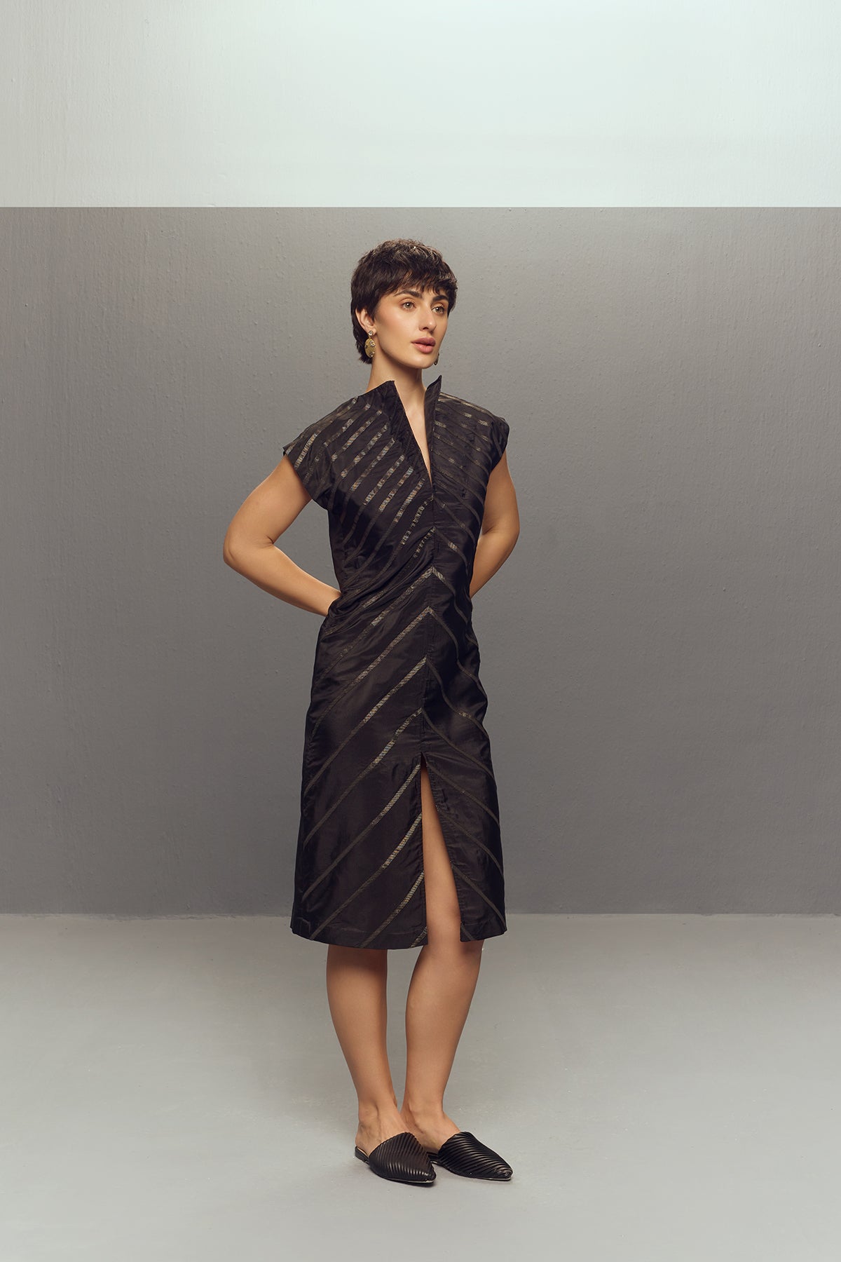 BLACK RIPPLE DRESS
