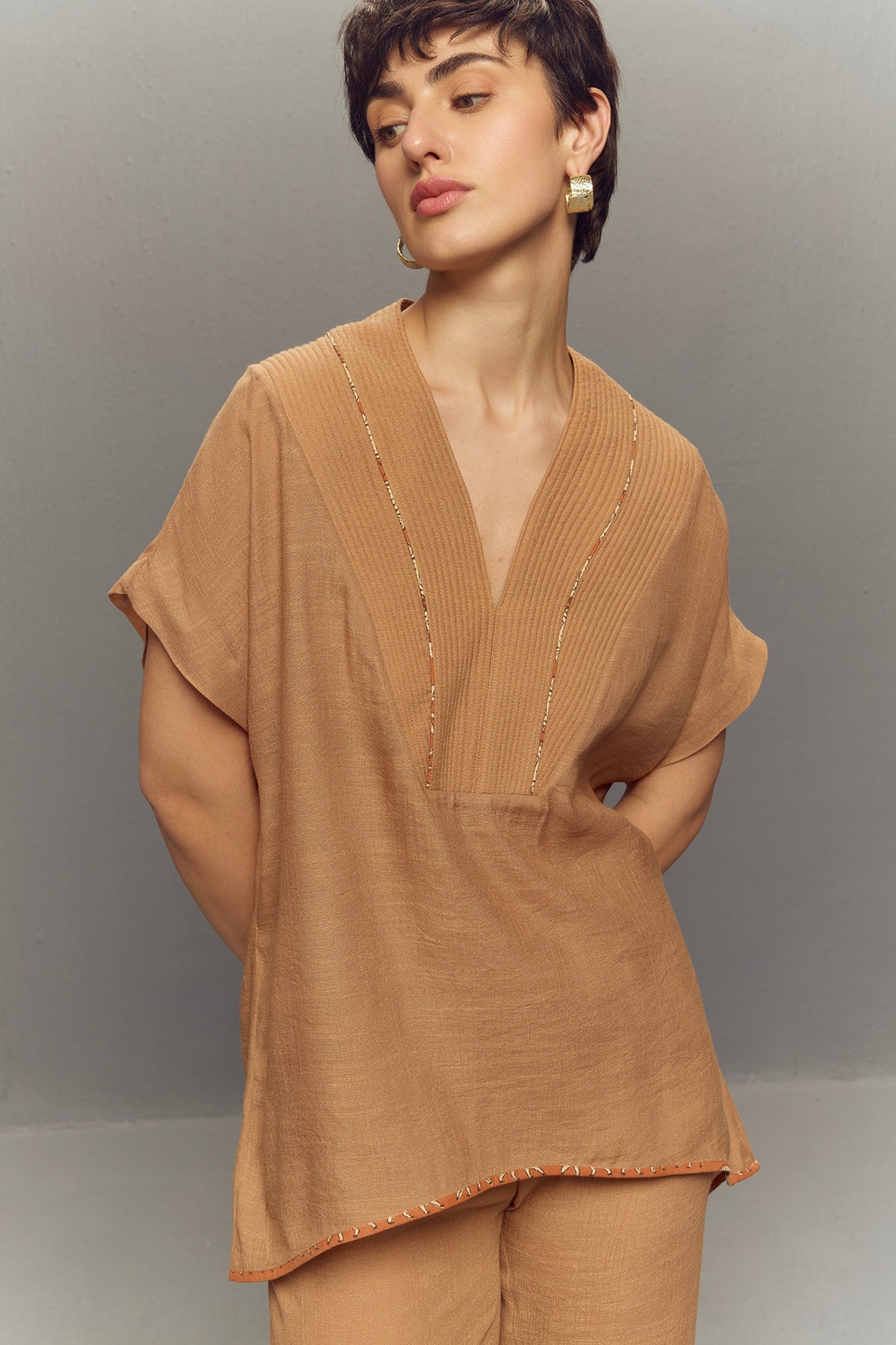 WAVE BEIGE CREPE LINEN TOP
